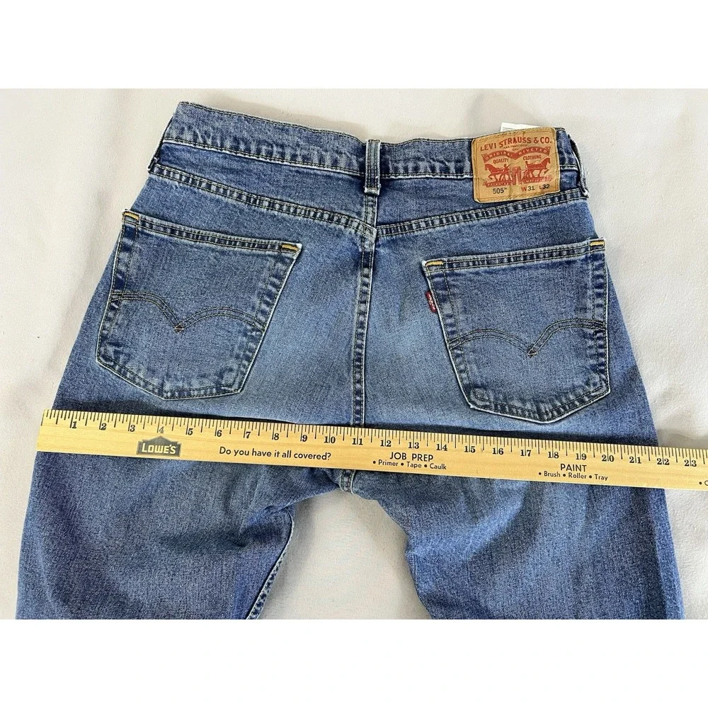 Levis 505 Regular Fit Jeans Mens 31x32 Med Wash Blue Denim Straight Leg